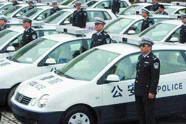 广州警方升级巡逻装备 小型警车逐步替代摩托车